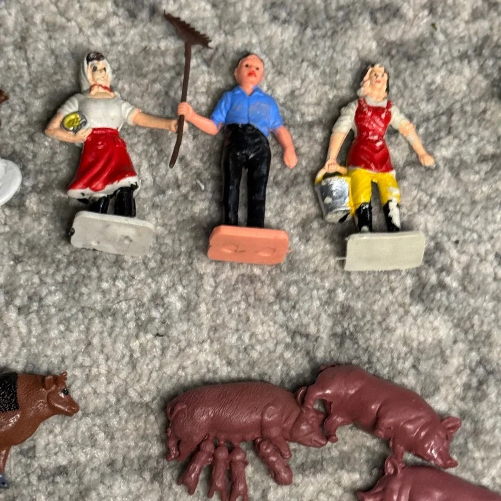 Vintage Pat Harris Farm Set Plastic Animals Figures Fencing Made‎ in Hong Kong